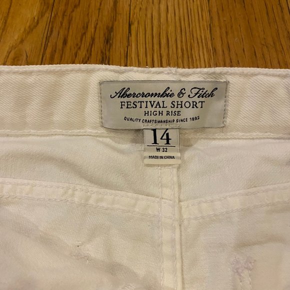 NWT White High Rise Abercrombie Shorts - Picture 3 of 4